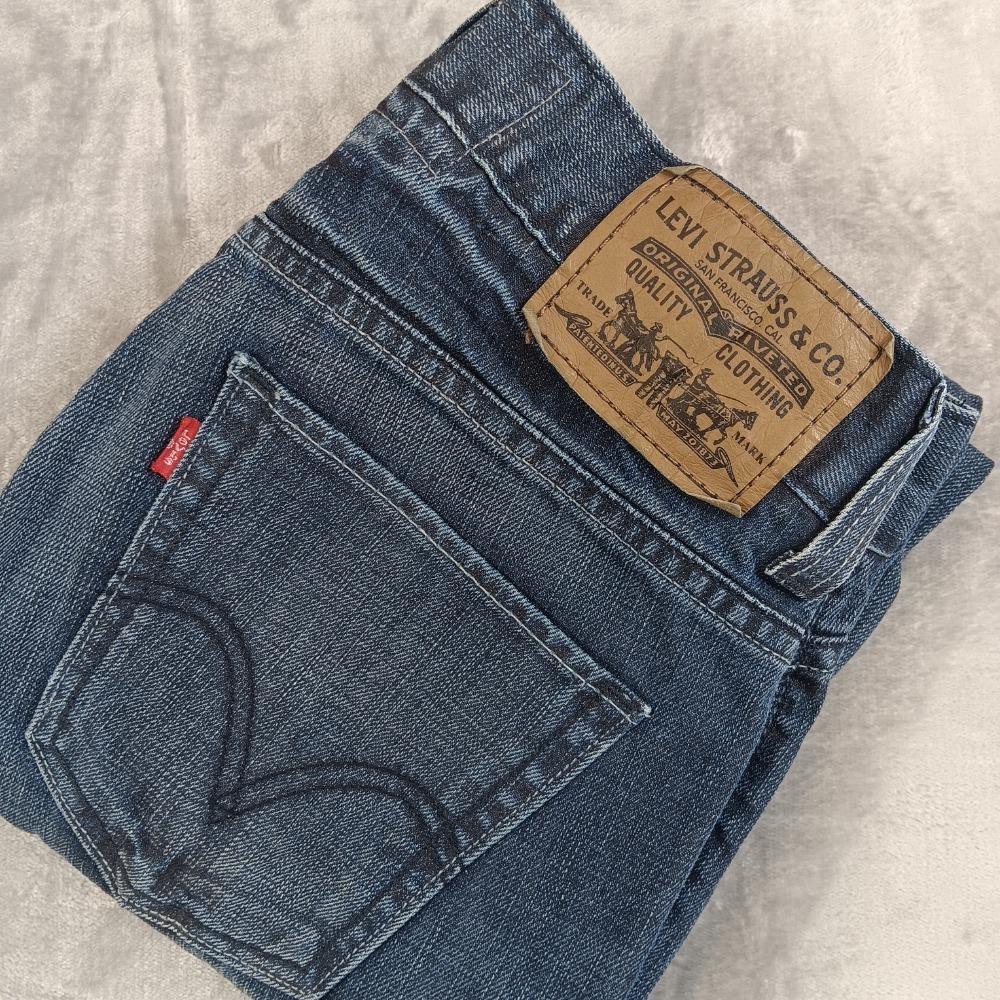 Levis 511 Mens 30x32 Slim Fit Dark Wash Classic Style Denim‎ Jeans